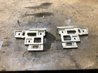 Запчасть кронштейн бампера передний Volvo S70 1997-2001