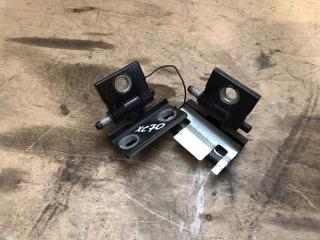 Запчасть петля двери передняя правая Volvo XC70