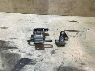 Запчасть петля двери передняя правая Volkswagen Golf Plus 2003-2009