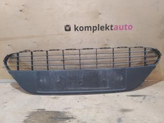 Запчасть решетка в бампер передняя Ford Focus 2 2005-2011