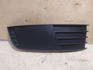 Запчасть заглушка в бампер передняя правая Skoda Octavia 2013-2017