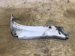 Кронштейн крыла передний правый Skoda Octavia 2015