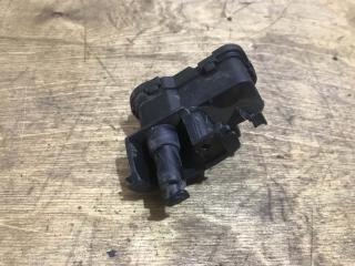 Запчасть активатор лючка бензобака Skoda Octavia 2015