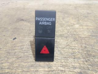 Запчасть кнопка аварийной сигнализации Skoda Octavia 2015