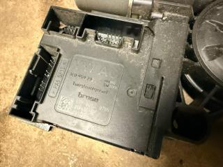 Моторчик стеклоподъемника передний правый Volkswagen Passat B6 CDAB