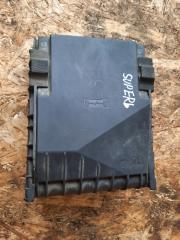 Запчасть крышка блока предохранителей SKODA SUPERB 2010