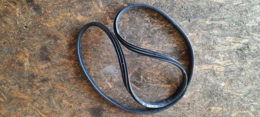 Фото запчасти уплотнитель двери передний левый RENAULT FLUENCE 2013 Б/У запчасть Запчасть уплотнитель двери передний левый RENAULT FLUENCE 2013