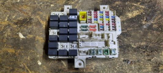 Запчасть блок предохранителей салонный MITSUBISHI COLT 2004