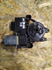 Запчасть моторчик стеклоподъемника передний правый SKODA OCTAVIA 2013