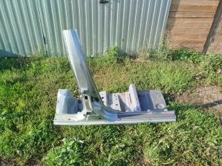 Фото запчасти порог правый NISSAN ALMERA CLASSIC 2010 Б/У запчасть Запчасть порог правый NISSAN ALMERA CLASSIC 2010