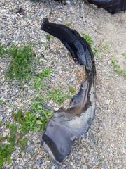 Подкрылок передний правый Toyota Carina ED