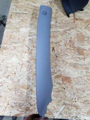 Накладка передней стойки правая Volkswagen Touareg 2004