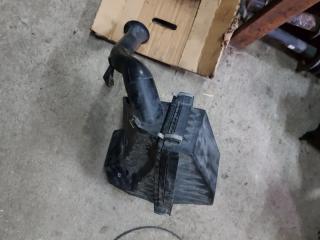 Корпус воздушного фильтра Nissan Almera 2000