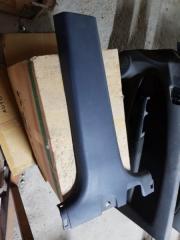 Запчасть накладка средней стойки левая Mitsubishi Colt 2002-2004
