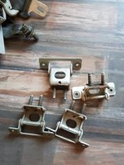 Петля крышки багажника Honda Fit 2001-2004