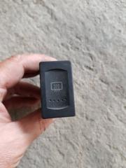 Фото запчасти кнопка обогрева заднего стекла Volkswagen Passat 2004 контрактная запчасть Запчасть кнопка обогрева заднего стекла Volkswagen Passat 2004