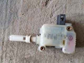 Замок лючка бензобака Volkswagen Passat 2004