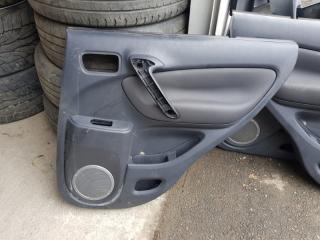 Обшивка двери задняя правая Toyota Rav 4 2004