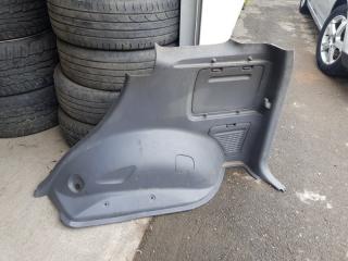 Обшивка багажника задняя правая Toyota Rav 4 2004