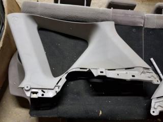 Накладка задней стойки задняя правая Mazda Mazda3 2003-2006