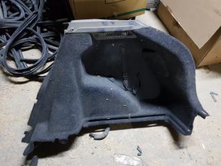 Обшивка багажника правая Toyota Corolla 2003