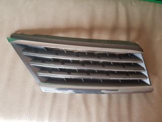 Решетка радиатора правая Nissan Tiida 2007-2014