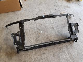 Рамка радиатора Toyota Avensis 2003-2005