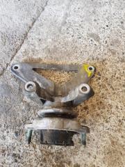 Запчасть кронштейн акпп Audi A4 2003