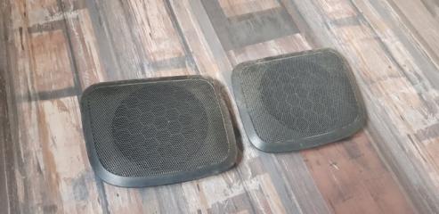 Решетка динамика задняя правая Mitsubishi Lancer 2004