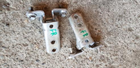 Петля двери передняя правая Mitsubishi Lancer 2004