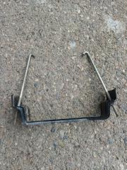 Крепление аккумулятора Nissan Qashqai 2012 Б/У Крепление аккумулятора Nissan Qashqai 2012