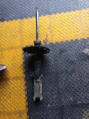 Амортизатор задний правый Toyota Camry 2014