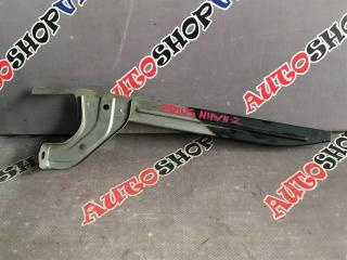 Запчасть жесткость подкапотного замка TOYOTA PRIUS 04.2002