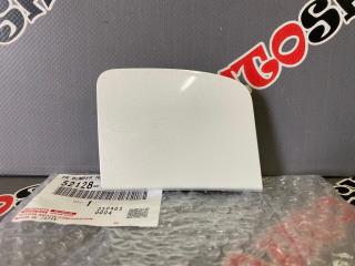 Запчасть заглушка бампера передняя TOYOTA C-HR