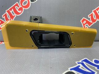 Запчасть кронштейн омывателя фар правый LEXUS LX450d