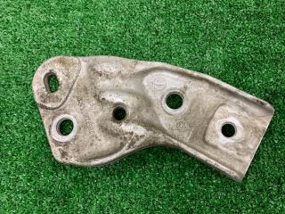 Кронштейн передний левый Mercedes-Benz E-Class