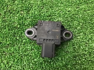 Датчик ускорения Mercedes-Benz E-Class контрактная Датчик ускорения Mercedes-Benz E-Class