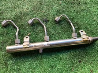 Топливная рампа правая Mercedes-Benz M-Class