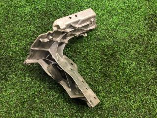 Кронштейн панели радиаторов передний левый Mercedes-Benz E-Class