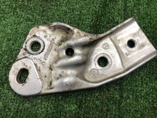 Кронштейн передний левый Mercedes-Benz E-Class 2016