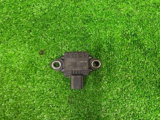 Датчик ускорения Mercedes-Benz E-Class контрактная Датчик ускорения Mercedes-Benz E-Class