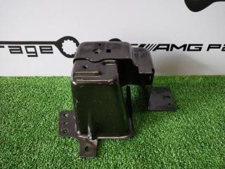 Кронштейн передний левый Mercedes-Benz GLE-Class