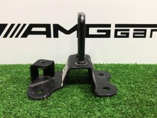 Запчасть кронштейн Porsche Panamera