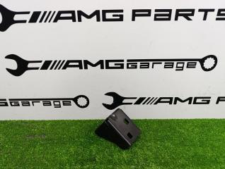 Крепежный уголок передний правый Mercedes-Benz GLC-Class