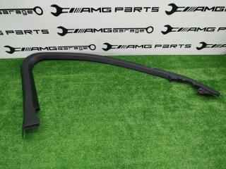 Рамка стекла двери передняя левая Mercedes-Benz C-Class 2016