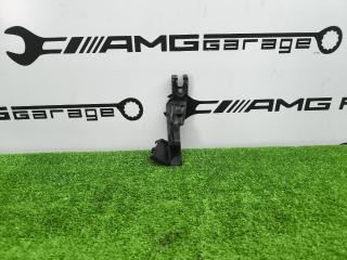 Направляющий канал передний правый Mercedes-Benz C-Class 2016