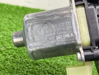 Мотор стеклоподъемника задний правый Q3 2024 F3B