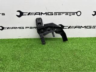 Накладка замка двери передняя левая Mercedes-Benz GLE-Class 2022 контрактная Накладка замка двери передняя левая Mercedes-Benz GLE-Class 2022