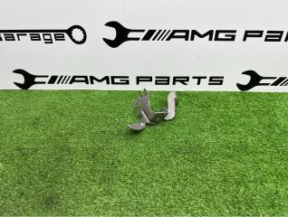 Запчасть кронштейн передний правый AUDI Q3 2024