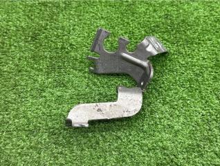 Кронштейн передний правый Q3 2024 F3B